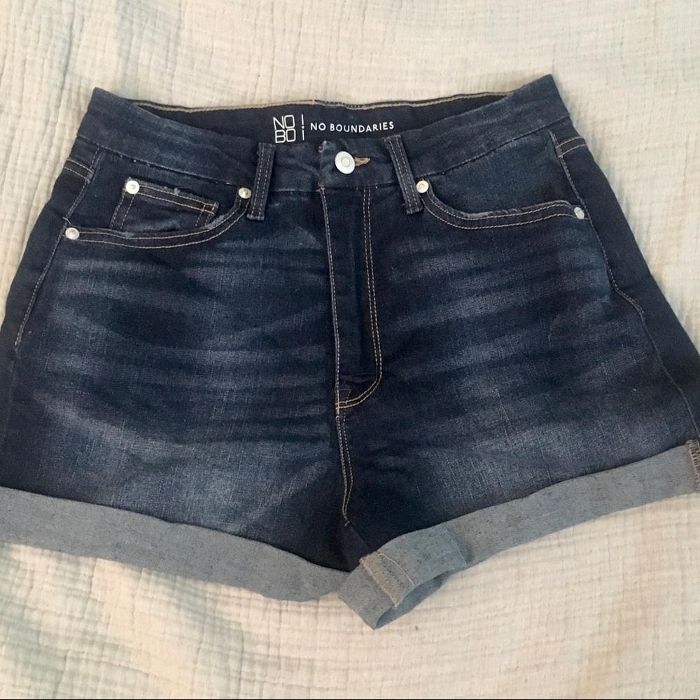 NWT No Boundaries Jean Shorts Size 11